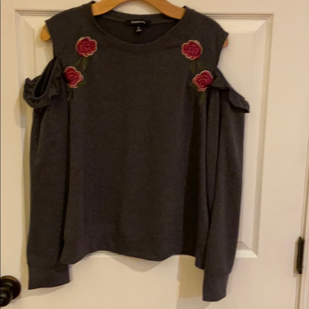 Ladies XL Open Shoulder Gray Long‎ Sleeve Shirt